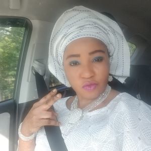 Meet your Posher, Oliyide